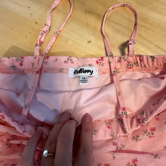 Pink rose dress - Picture 3 of 4